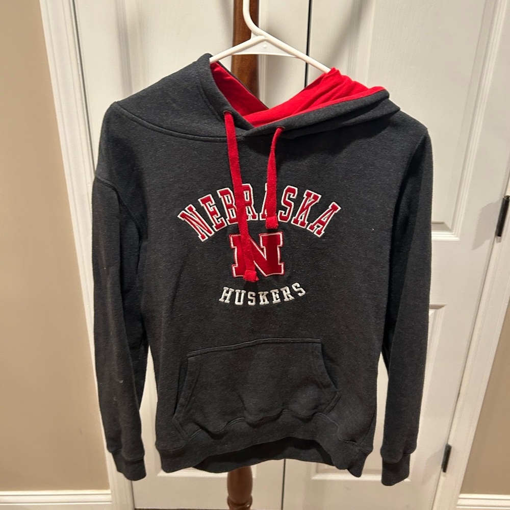 Nebraska Cornhuskers Women’s Small Gray Hooded Pullover Long Sleeve Sweatshirt